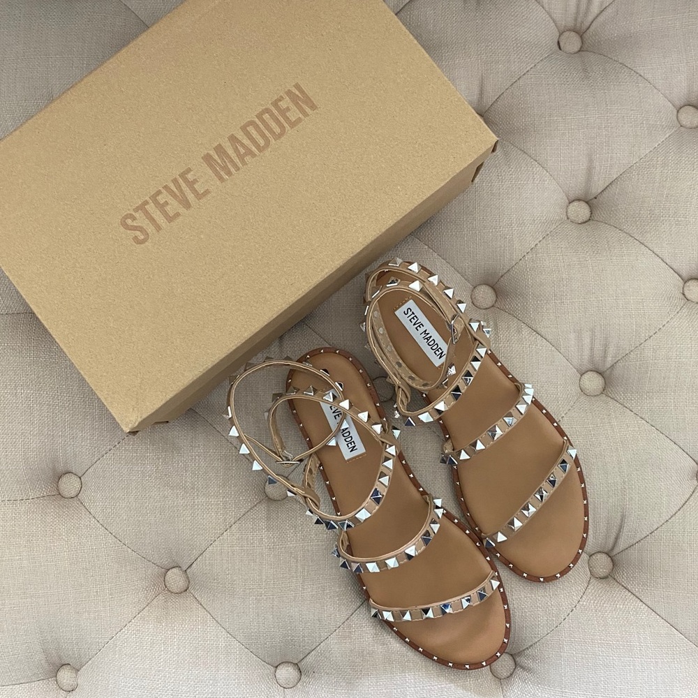New NIB Steve Madden Travel Tan Sandals 8